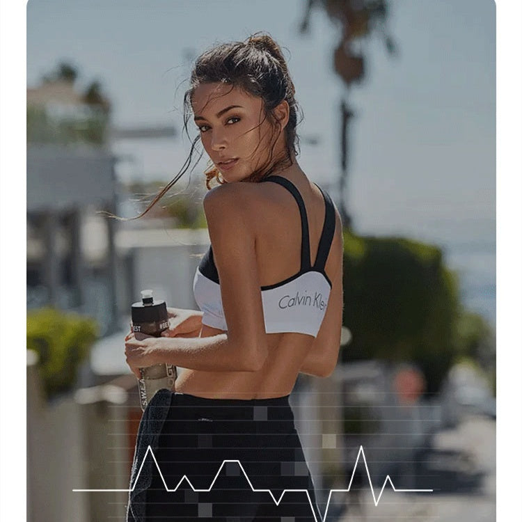 Smart Health Ring Bluetooth Black worn by a woman in athletic wear, showcasing health tracking technology outdoors.